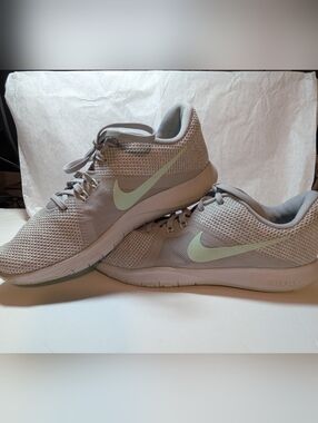 Nike Flex Trainer 8 Light Gray Training Sneakers Size 9